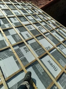 Chantier de toiture mené par BLC Couverture en Occitanie